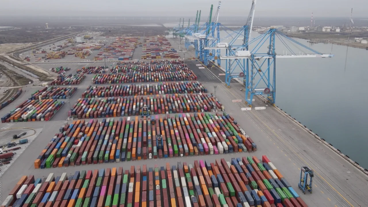 Artificial intelligence in logistics